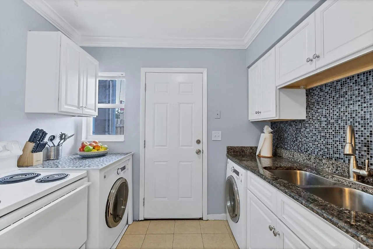 タンパUnique 1Br With Garden Near Downtown Clearwaterアパートメント タンパ