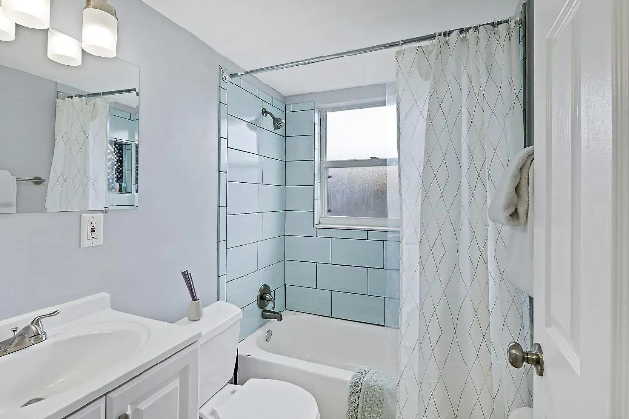 タンパUnique 1Br With Garden Near Downtown Clearwaterアパートメント アパート タンパ